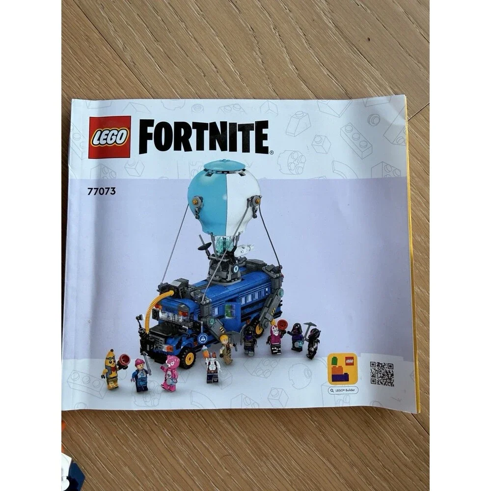 LEGO Battle Bus Fortnite Set 77073, Released 2024